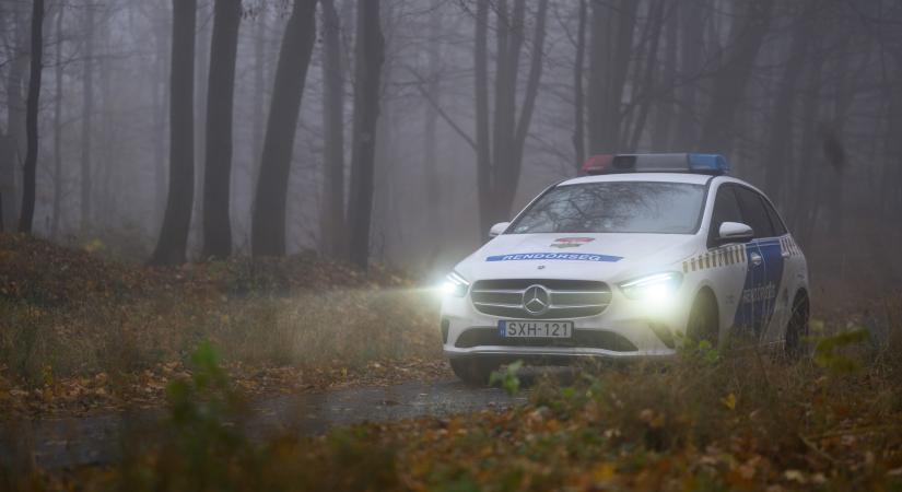 Ködös reggelek, veszélyes utak – fontos tanácsok a rendőrségtől az őszi közlekedéshez