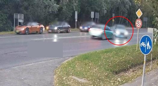 Nagy sebességgel, frontálisan ütközött