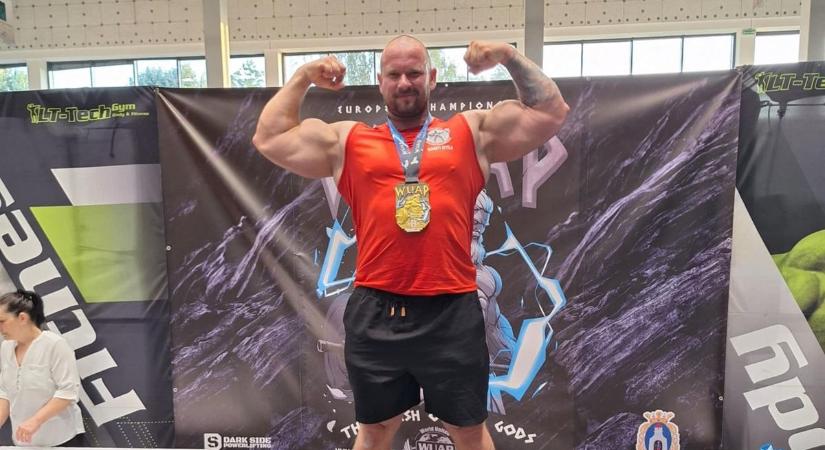 „Fél év sport, fél év rock and roll” – Így döntött bicepsz világrekordot Maróti Attila