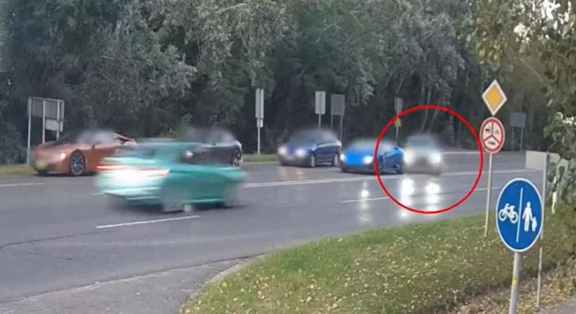 Brutális baleset videóval: száguldó kocsi rohant bele a szemből érkező járműnek a 7-es főúton