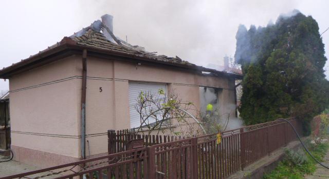 Felrobbant gázpalack tett lakhatatlanná egy házat