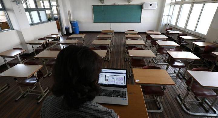 Rendkívüli intézkedéseket vezettek be a felvételik miatt, a légi forgalmat is korlátozták