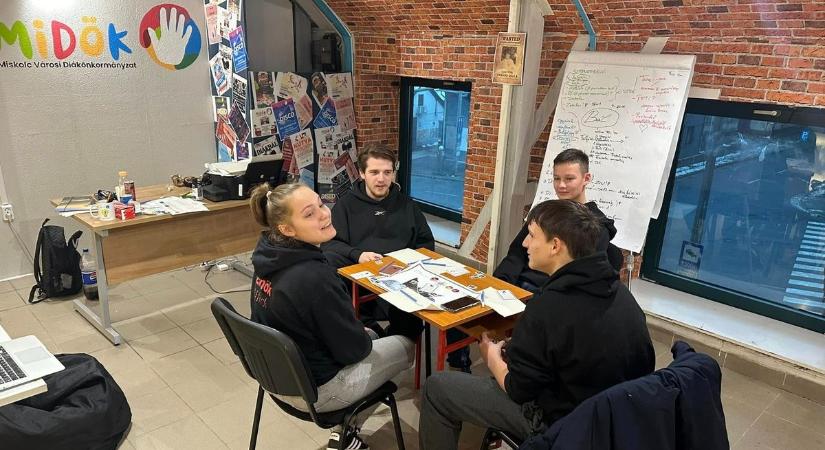 Keresik Miskolc következő diákpolgármesterét – hamarosan lezárul a jelentkezés a MiDÖK-be