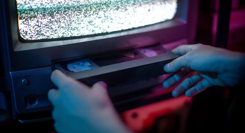 Reneszánszát éli a kilencvenes évek sztárkütyüje: szerencsés, ha még nem dobta ki