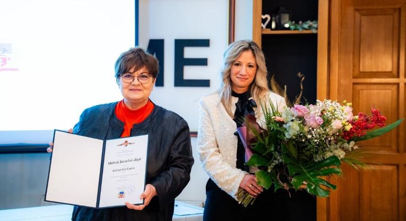 Átadták a Molnár Józsefné-díjat az év szociális dolgozója elismeréseként Bonyhádon (videó)