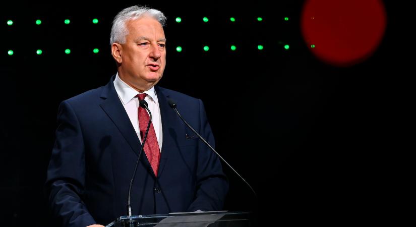 Semjén Zsolt: 230 ezer gyerek jár ma magyar iskolába külhonban