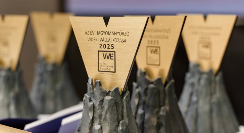 ÁTADTÁK AZ ÉV VIDÉKI VÁLLALKOZÓI DÍJAKAT