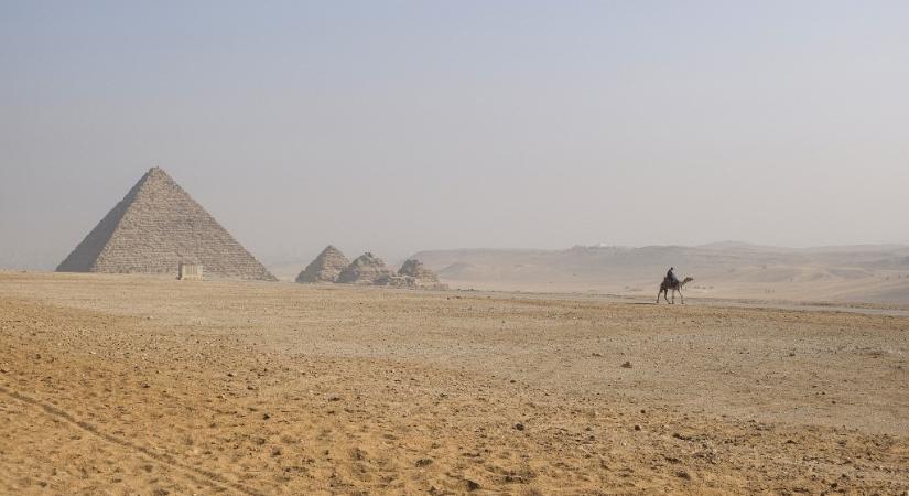 Rejtélyes bejárat nyomaira bukkanhattak régészek a gízai Menkauré-piramisnál