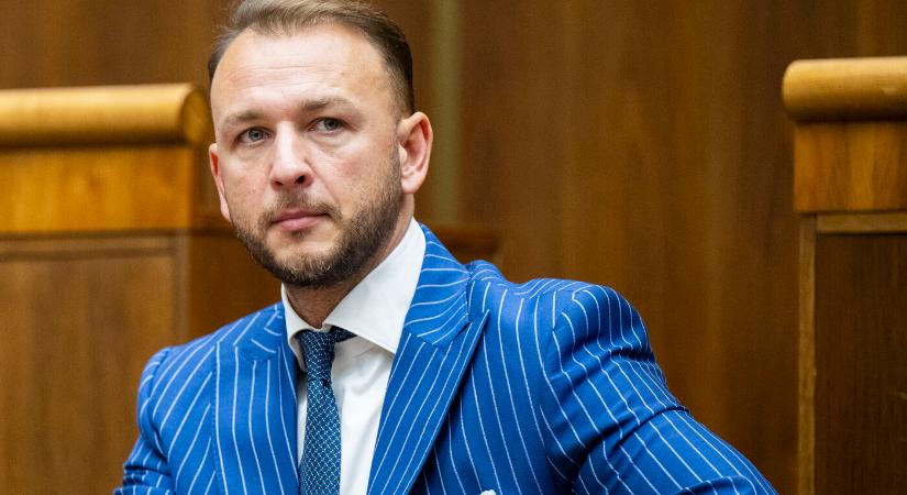 Tiltakoznak a bírók a miniszter ügyében eljáró bírót ért támadások miatt