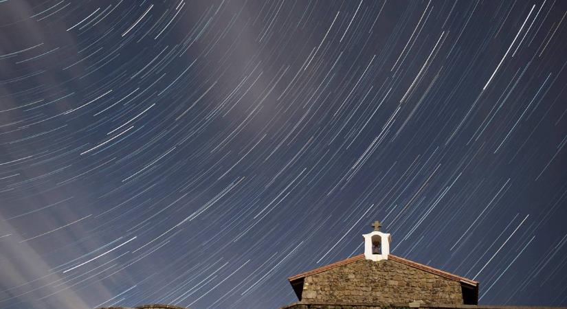 Hétfő éjjel tetőzik a Leonidák meteorraj