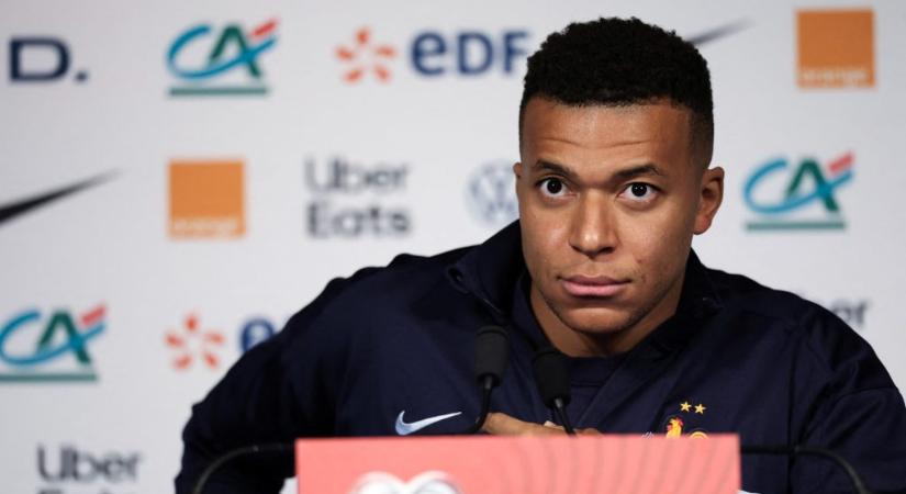 „Bár a vb-részvétel a tét, vannak sokkal fontosabb dolgok” – Mbappé a tíz évvel ezelőtti párizsi terrortámadás áldozataira emlékezett