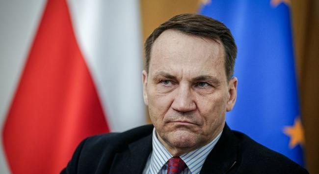 Ukrajna kész még három évig harcolni, de Putyin addig nem fogja kibírni – lengyel külügyminiszter