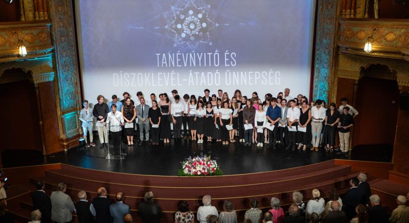 Együttműködik az SZFE és a VeritasT örténetkutató Intézet és Levéltár