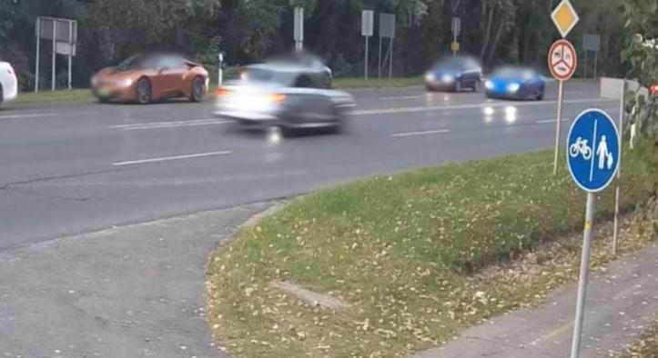 148-cal érte utol az előtte fékező autót, súlyos balesetet okozott egy fiatal sofőr – videó