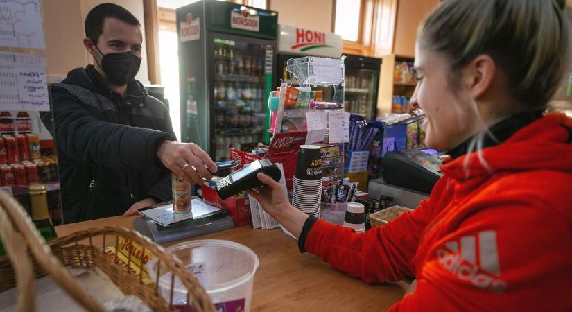 Bunkóság kiflit bankkártyával venni?