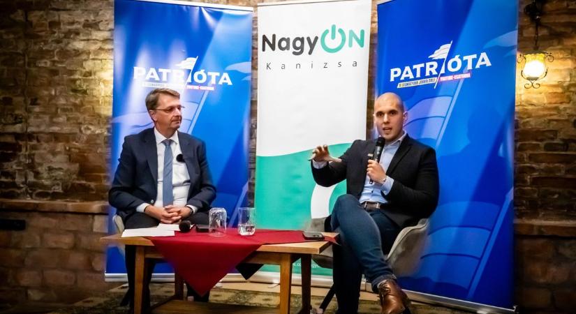 Egyre erősebb a nemzeti oldal! Senki sem kér a brüsszeli bábfigurából (galéria)