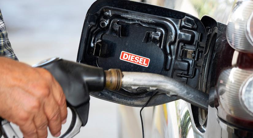 Pár nap és megváltozik az üzemanyag összetétele a magyar benzinkutakon