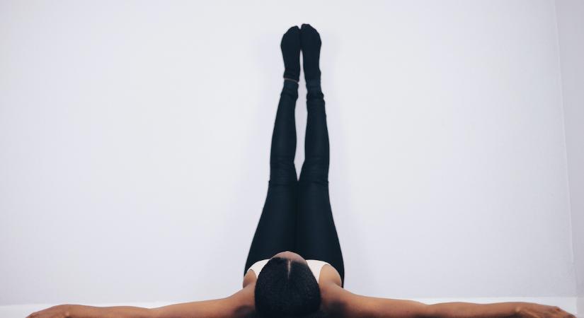 Te is meg tudod csinálni! Könnyű jógapóz, amit a szakértők kifejezetten ajánlanak, ha sokat ülsz