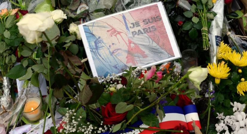 Emlékezzünk: 10 éve támadták meg Párizst, és vele együtt megrendült a világ