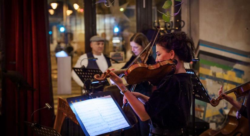 Ingyenes minikoncertekkel bukkan föl a Fesztiválzenekar a Zene éjszakáján