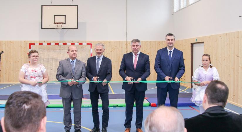 A Párkányi Ady Endre Alapiskola új beruházásra kapott támogatást