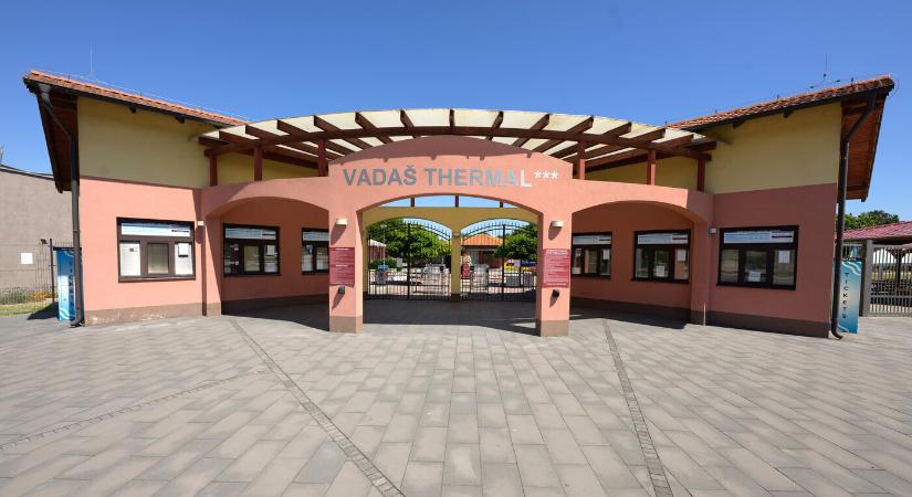 A párkányi termálfürdő vízmintáiban nem igazolták az agyevő amőba jelenlétét