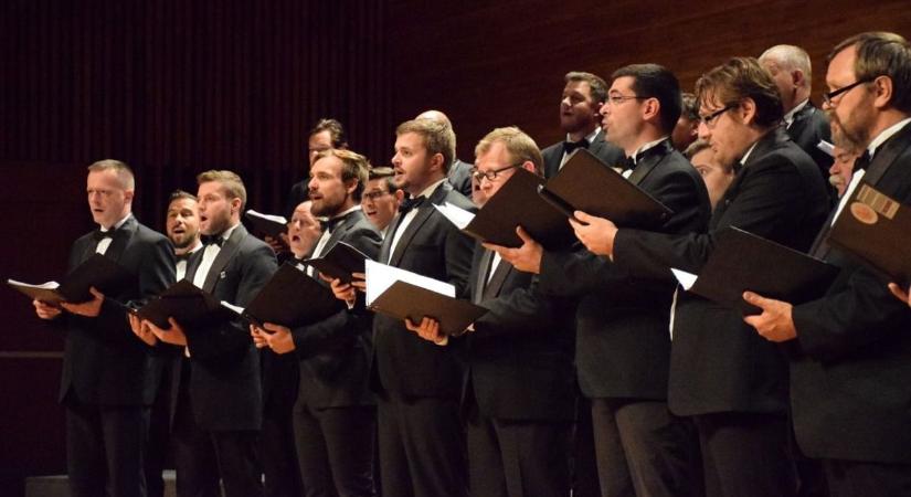 Nyolcvan éve zeng Pécs férfihangja – jubileumát ünnepli a Bartók Béla Férfikar