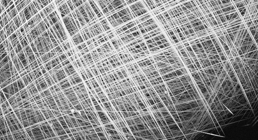 Ezen a fotón aggasztó jelenség látható - űrbeli objektumok tömege az Északi-sark felett