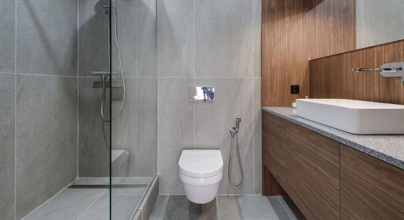 Kis fürdőszoba, nagy lehetőségek – hogyan használjuk ki jól a teret?