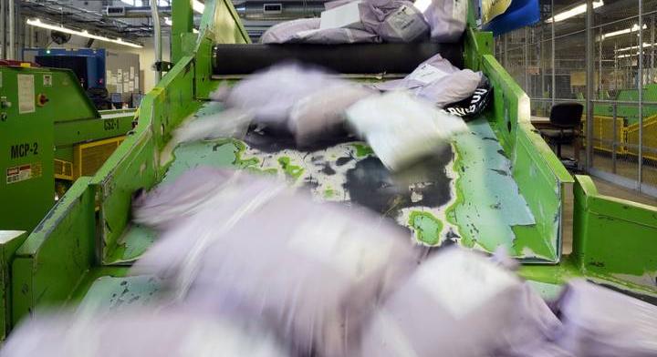 Hamarabb jöhet az új EU-s csomagdíj, drágulhatnak az olcsó netes rendelések