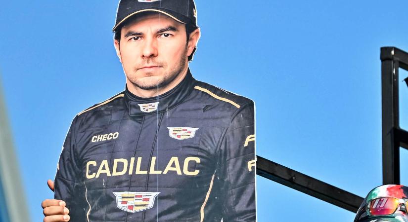 Perez Ferrarival csapat az F1-es visszatérés előtt