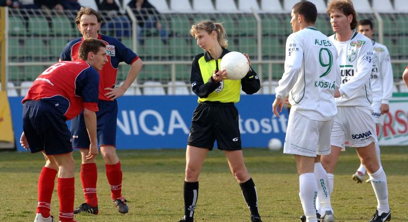 Úgy futballoztak a férfiak, ahogy a nő fütyült