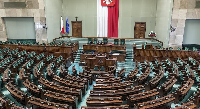 Előre tudták, hogy ez lesz: benyújtotta lemondását a parlament elnöke