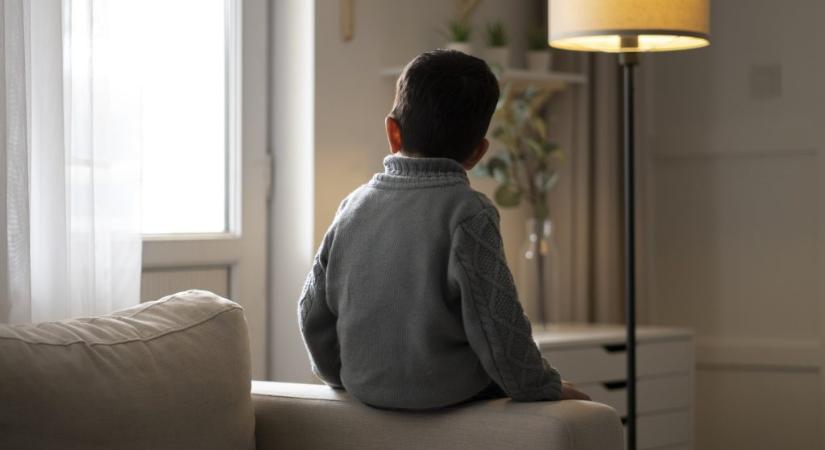 Szexuális fétisekről, gyufákról és késekről is beszélgethetnek a gyerekekkel az MI-játékok