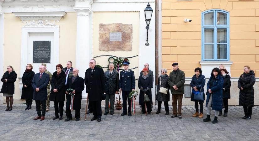 Az 1956-os veszprémi deportáltakra emlékeztek