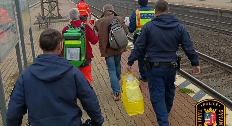 Életmentés a vasútállomáson – a rendőr gyors beavatkozása megmentette az utast