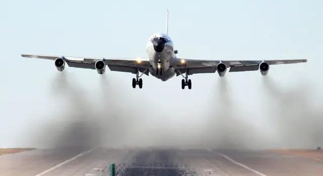 Megdöbbentően könnyű módszert találtak, 90%-al csökkenhet a repülőgépek károsanyag-kibocsátása