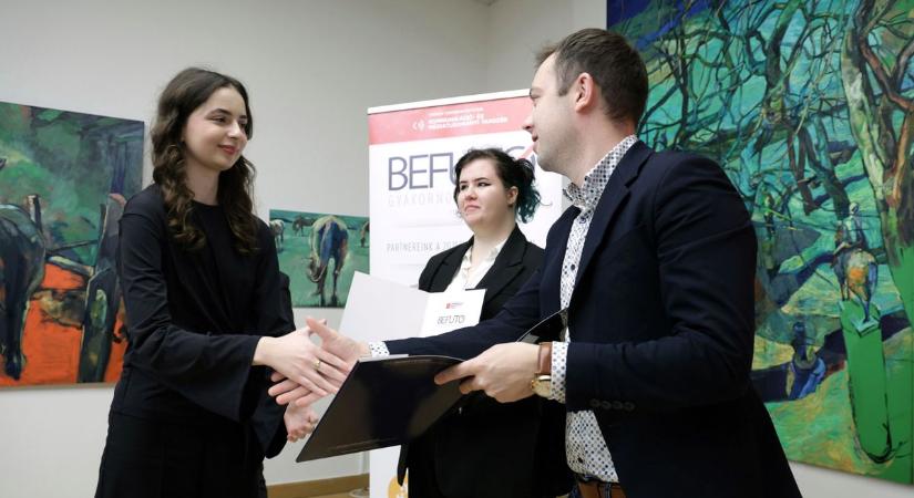 Elsöprő siker a szegedi kommunikáció tanszéken, páratlan kezdeményezéssel támogatják a hallgatókat