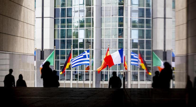 EP: kerüljön be az abortuszhoz való jog az Európai Unió Alapjogi Chartájába