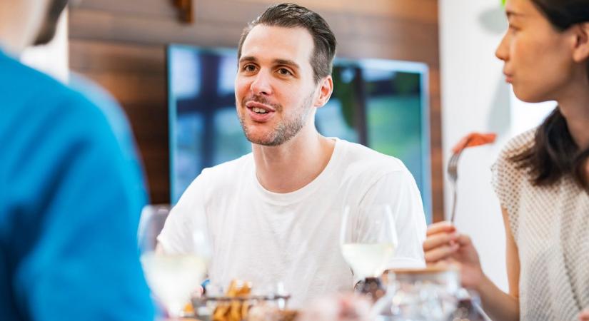 Megalázzák a barátod: avatkozz közbe vagy maradj csendben?