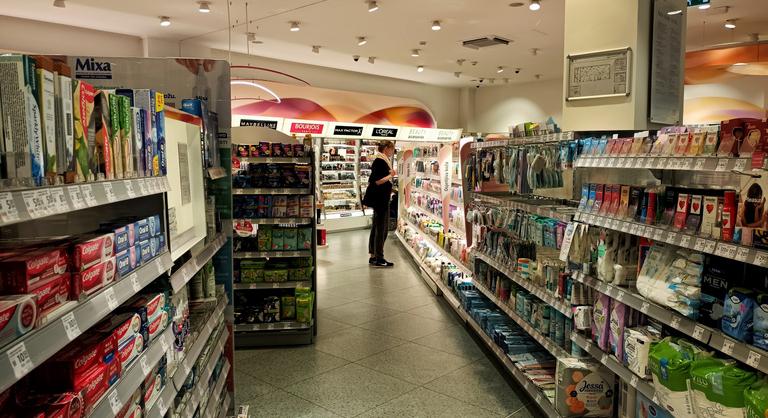 Meghosszabbítja és kiterjeszti a kormány az árrésstopot