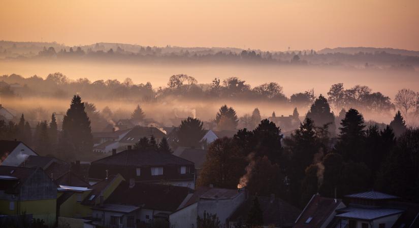 Folytatódik a borongós, ködös őszi idő a hétvégén is, csak délen várható napsütés