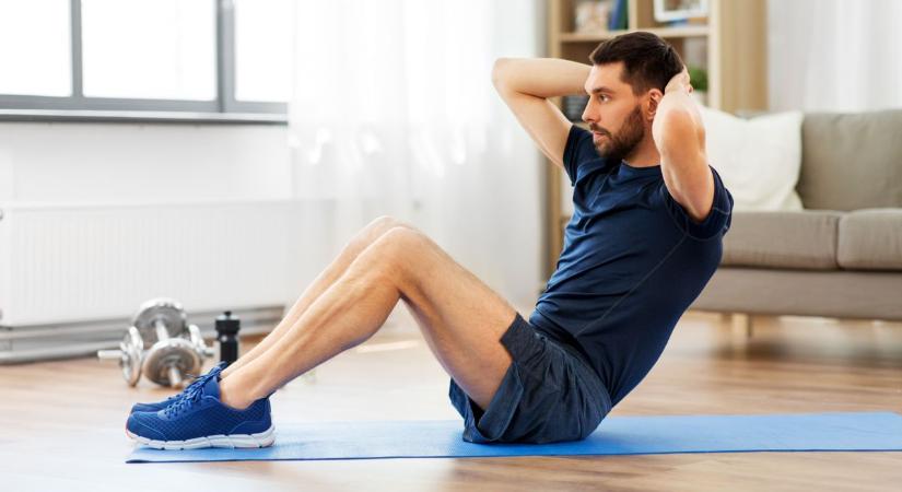 Így mozogj otthon edzőterem nélkül – a tiszakécskei tréner elárulja a legjobb otthoni edzéstippeket