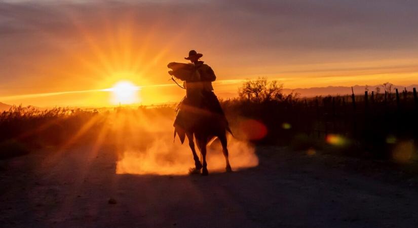 December elején jön a legújabb westernfilm, ami mindent elsöprő siker lehet