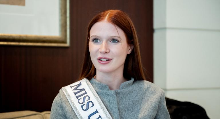 Kórházi ágyáról üzent a Miss Universe magyar döntőse, rosszul lett Bangkokban a gyógyszertől, amit kapott