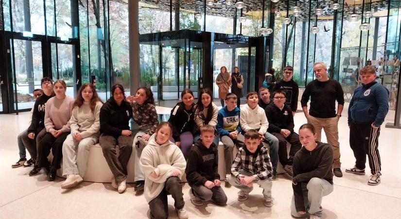 Fény-tér-idő – Őszi osztálykiránduláson a Körzeti hatodikosai