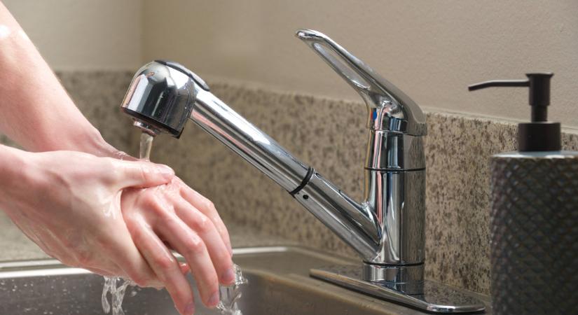 5 vízspóroló trükk, ami rögtön lecsíp a számládból, és minimális erőfeszítésedbe kerül