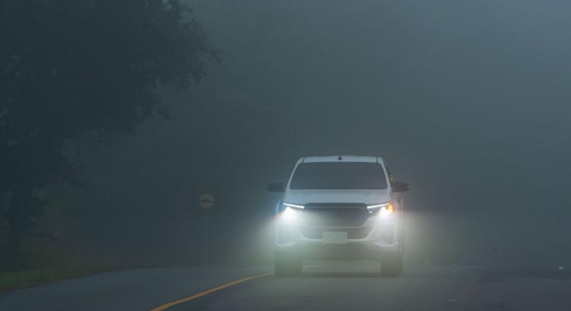 Ha útnak indul, legyen fokozott figyelemmel, mert a köd nem viccel