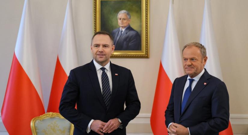 Egymásnak esett Tusk és Nawrocki a közösségi médiában