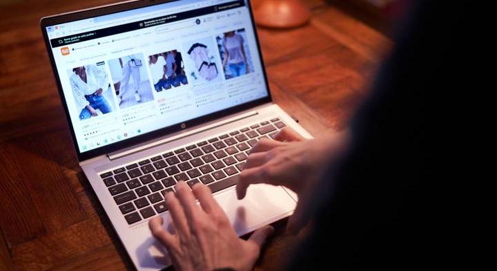 Megszűnik az olcsóság: bajban vannak a magyarok körében is népszerű webáruházak